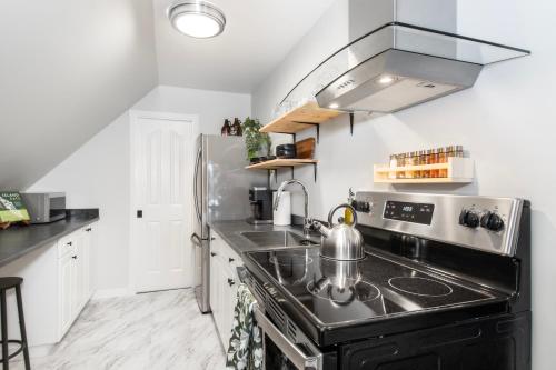 The Loft at Marble Place a Cozy Family Retreat in Courtenay (BC)