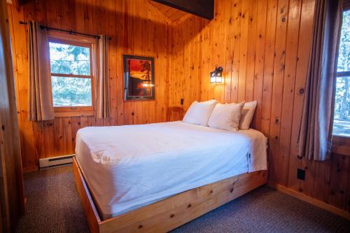Timber Bay Lodge and Houseboats - image 2