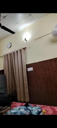 Shri Ji Guest Rooms in Mahanagar Colony