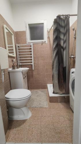 M Apartment - image 3