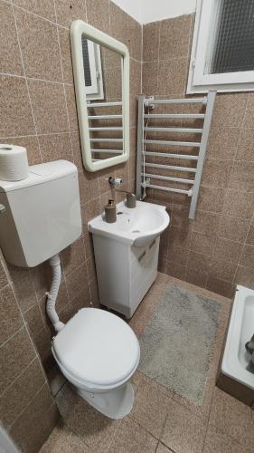 M Apartment - image 2