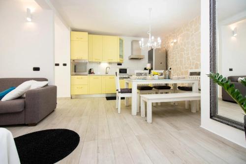 Modern Apartment in Trogir - 70 m² - Parking Included in ออกรุค กอนจิ