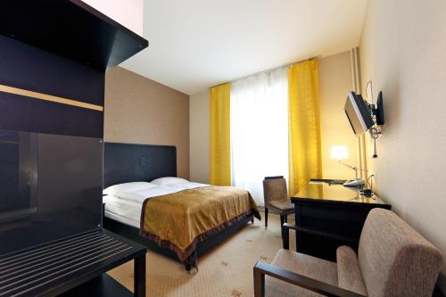 Hotel St.Gotthard - image 9