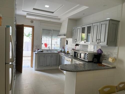 Modern Spacious 3-Bedroom Villa in Boumhel in Ezzahra