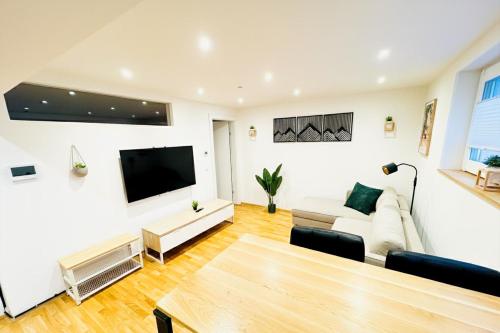 1,5-Zimmer, Top ausgestattet, 4 Pers, Souterrain, Self Check-in, Parkplatz, Netflix & Amazon Prime in 弗林特斯巴赫阿姆因
