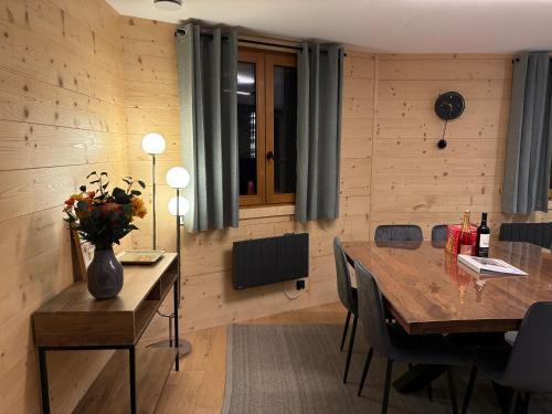 Chalet Le 5 Saint Marcel in Saint-Marcel