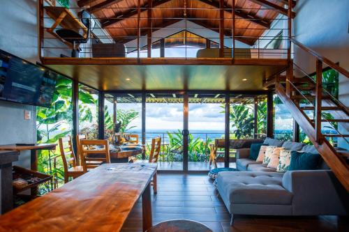 Cabañas Caeli, La Perezosa, La Fortuna Rainforest Glass Cabin w Amazing Views, Fortuna
