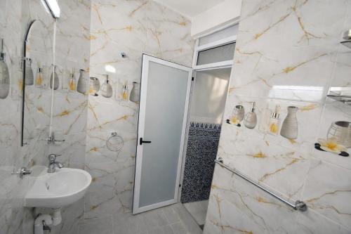 Shower, Riad Imperial Atlas in Medina