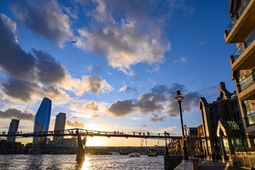 Modern Apartment in Central London By River Thames - image 12