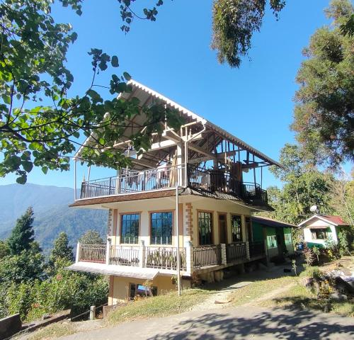 Prakriti Homestay in Lower Mamring Khasmahal