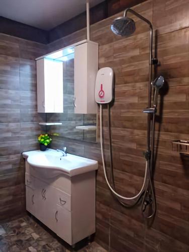 Bathroom, Dona Dawn in Tugbok