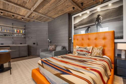 Independence Square Unit 300 - image 3