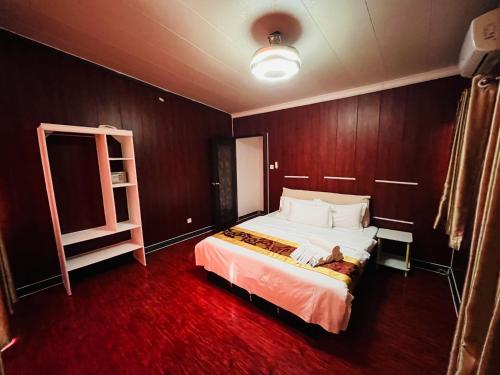 room detail thumbnail 1