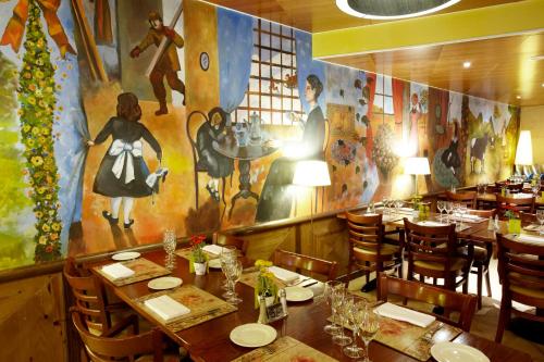7999718 Ski Plaza Hotel & Wellness