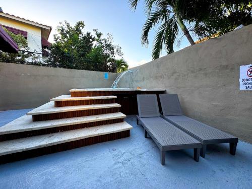 Haven Villa Retreat Jacuzzi Oasis in Villa Mella