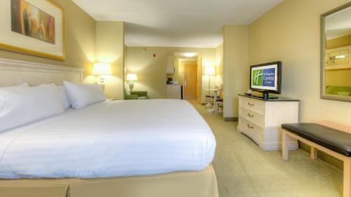Holiday Inn Express Hotel & Suites Memphis Southwind by IHG in Memphis, USA