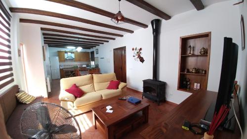 Seadmed, Cruzchiquita in Alpandeire