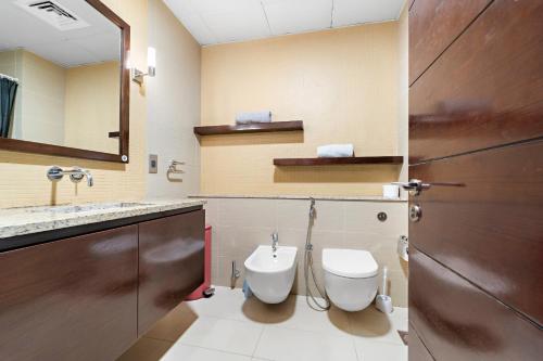 VayK - Spacious 2BR with Private Gym & Beach Access - main image