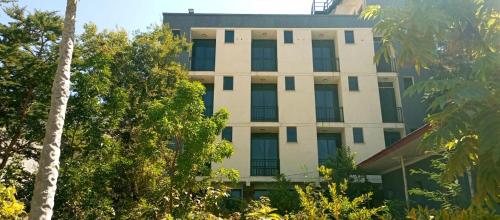 Kings Land Hotel - image 5