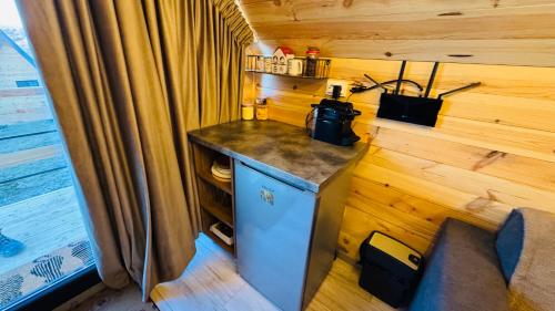 Tiny A-Frame Cabin with Private Hot Tub & Views - Perfect for 2 in Valea Mare Pravat