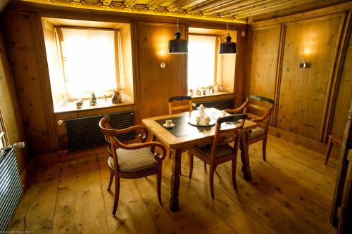 Chesa Chamuera in 拉蓬夏木塞埃斯