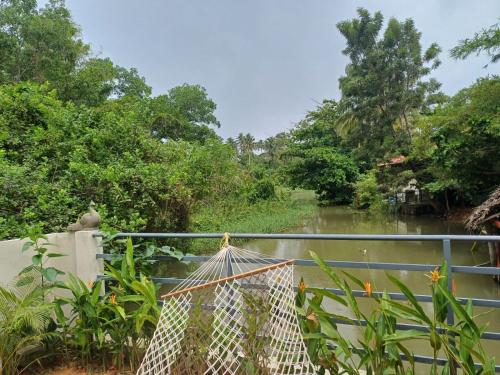 Lake Park Poovar in 波瓦爾