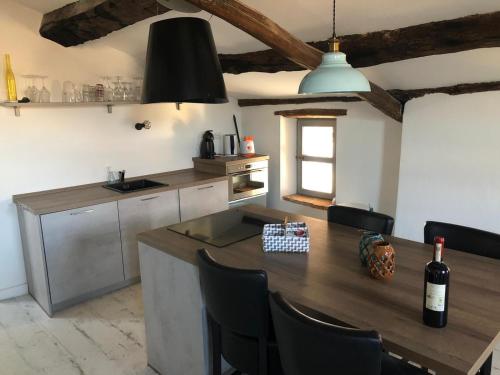 Casa in Bocca al Lupo Ruime design-appartementen met zwembad en Alpenzicht in de Langhe in Clavesana