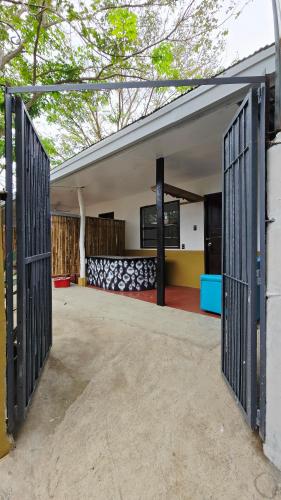 Esterno, YOLINDA's TOURIST INN in Palawan