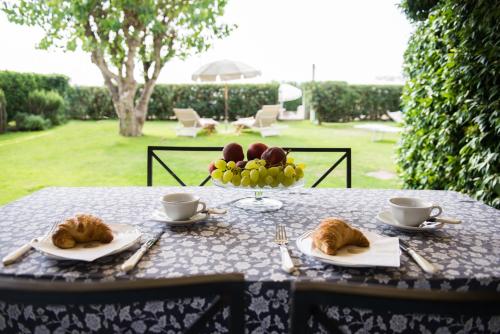 Jesolo sea front garden apartment