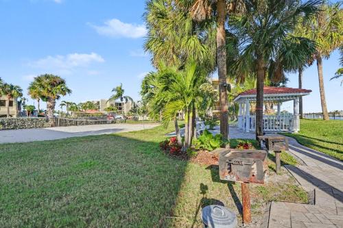 Land's End #401 building 1 - Gulf View - image 22