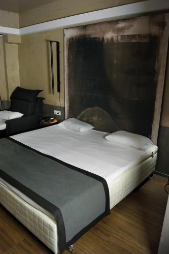 Adonis City Hotel - image 3