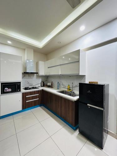 Prime Luxury Elysium Tower Apartment With Mountain and Centaurus Mall View - image 2