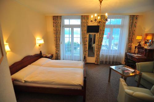 Double or twin room, comfort, lake view, balcony