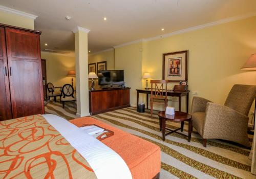 room detail thumbnail 1