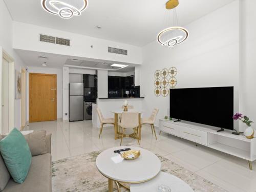 Signature Prestige 1BR Sleeps 4 -Damac Central - image 2