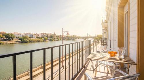 3 bedroom apartment with stunning Guadalquivir views, Sewilla