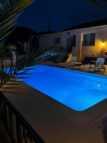 La Pinede appartement T2 acces piscine in Capitou