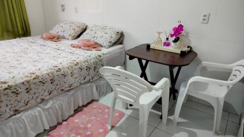 Quarto próximo de aeroporto e parques