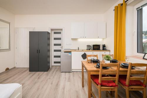 設施, Za radnicí 2 & 5 by Mountain ways (Za radnici 2 & 5 by Mountain ways) in 羅基尼茨納德傑茨羅