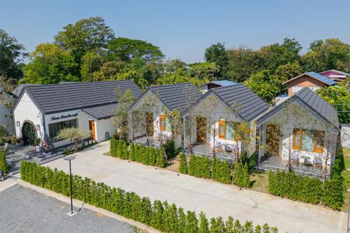 Exterior view of Baansiwalin