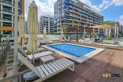 Stylish Riviera Studio Near Downtown - image 7