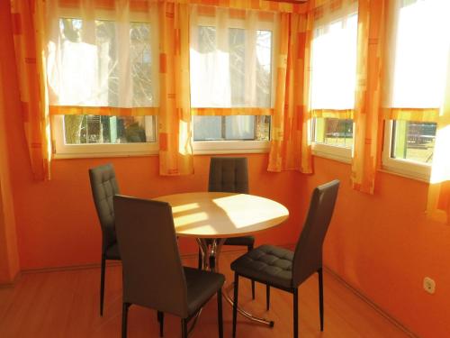 Holiday Home mit Pool by Interhome in Beetzsee