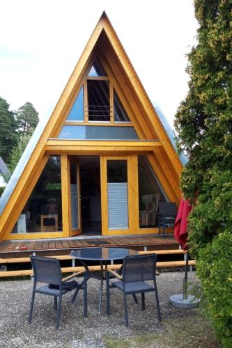 Holiday Home Nur-Dach-Ferienhaus für vier Personen by Interhome (Holiday Home Nur-Dach-Ferienhaus fur vier Personen by Interhome) in Neuhausen (Baden-Wurttemberg)