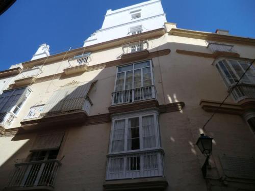 Apartment Große Wohnung in Cádiz- Kathedrale in der Nähe by Interhome