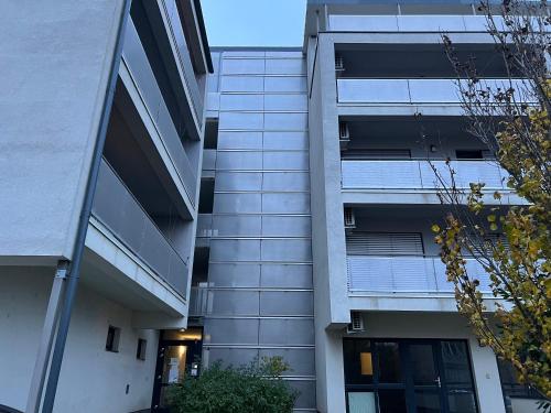 Exterior view, NMG APARTMAN - Megyeri ter 1A in Szigeti Kulvaros