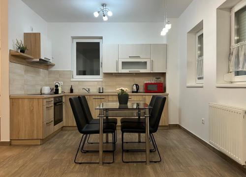 NMG APARTMAN - Megyeri ter 1A in Szigeti Kulvaros