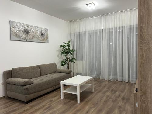 NMG APARTMAN - Megyeri ter 1A in Szigeti Kulvaros