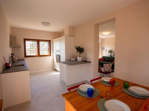 Apartment Neue Wohnung mit 2 Zimmern- Veranda und Pool by Interhome in Belvedere Ostrense