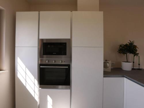 Apartment Neue Wohnung mit 2 Zimmern- Veranda und Pool by Interhome in Belvedere Ostrense