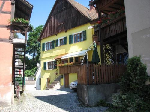 Apartment Idyllische Ferienwohnung in Sipplingen am Bodensee by Interhome in ซิพพลินเกน